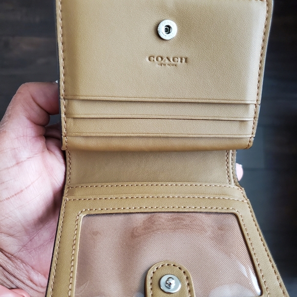 Coach Billfold Wallent - Picture 4 of 4